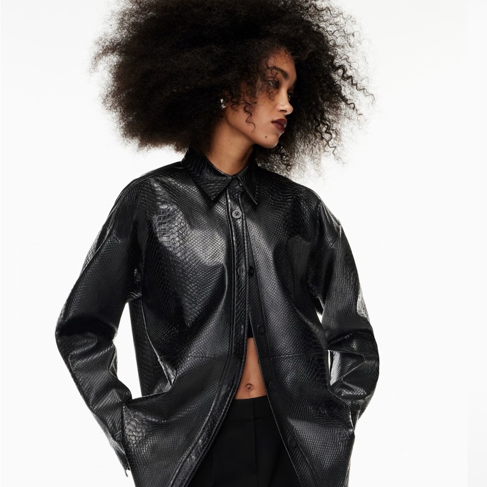 Aritzia Babaton Faux leather Pelli Shirt Jacket – Python Print (Size 2XS)